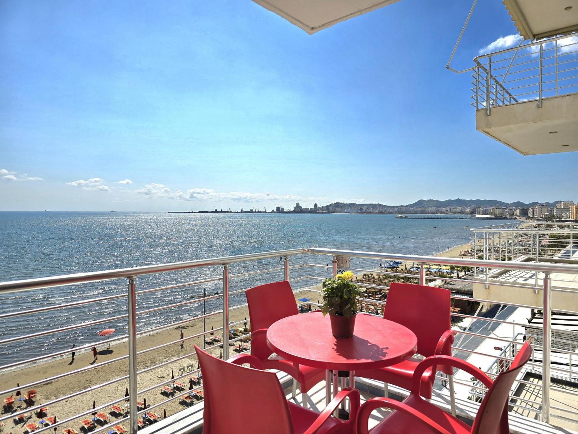 Sea View Apartments In Дуррес Экстерьер фото
