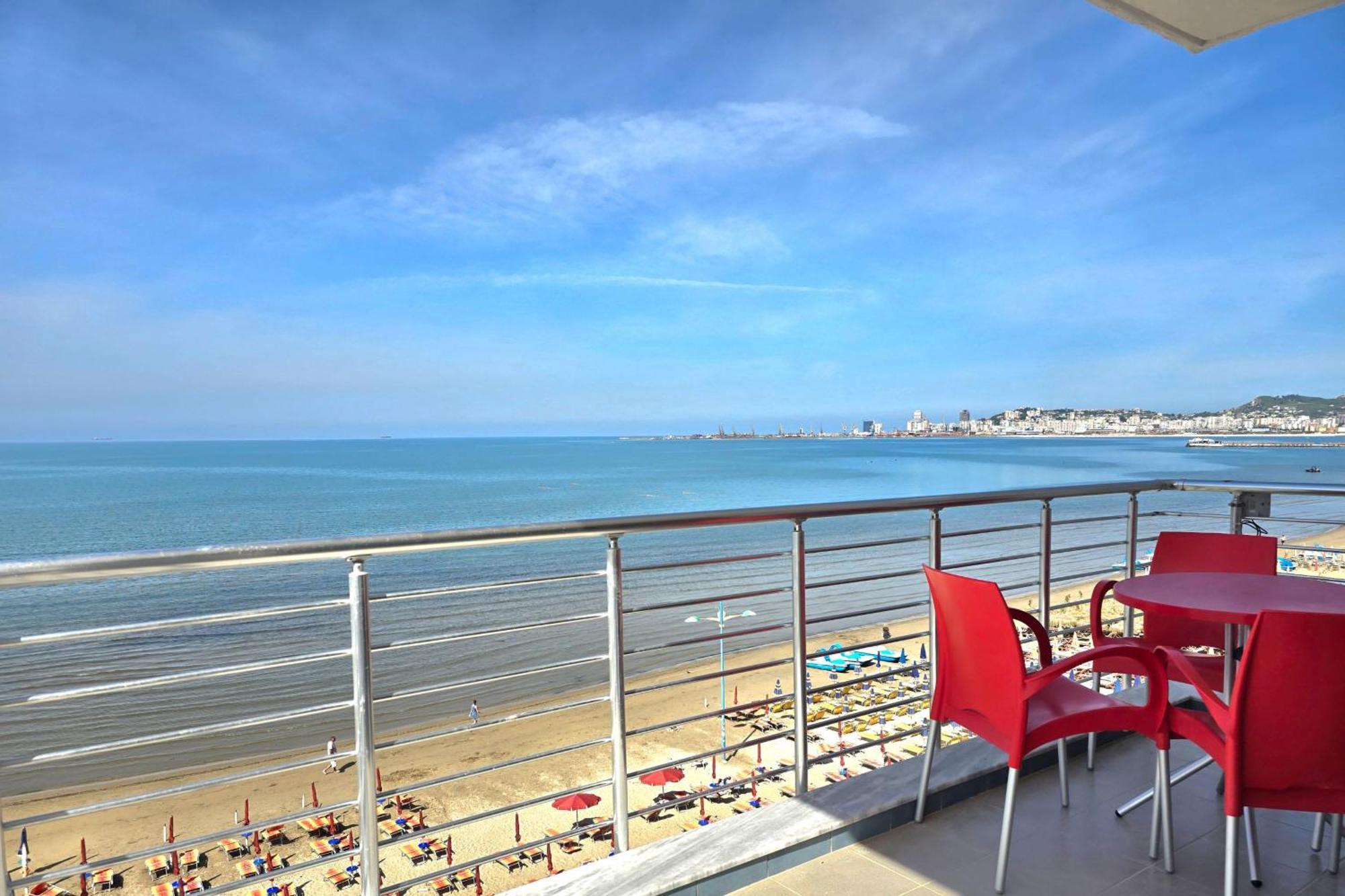Sea View Apartments In Дуррес Экстерьер фото