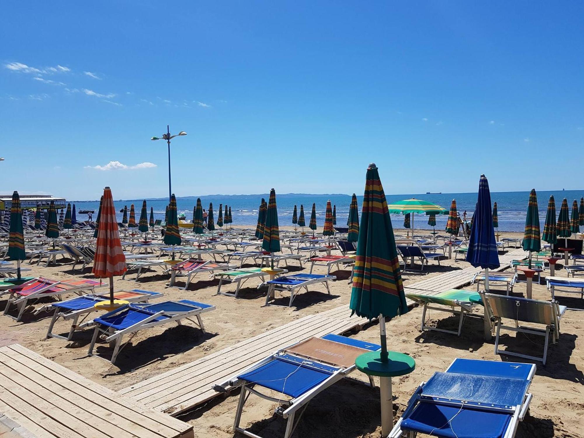 Sea View Apartments In Дуррес Экстерьер фото