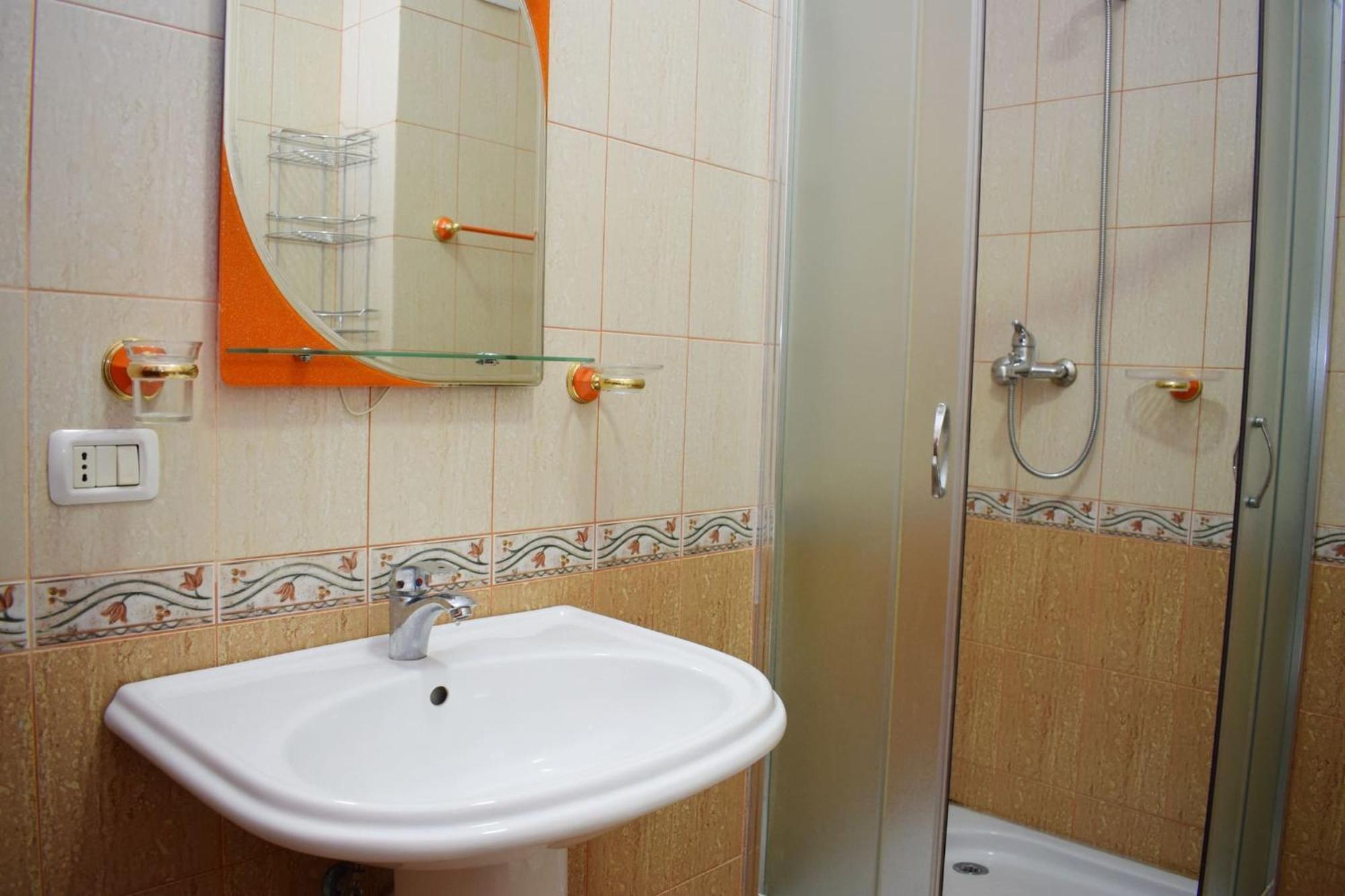 Sea View Apartments In Дуррес Экстерьер фото