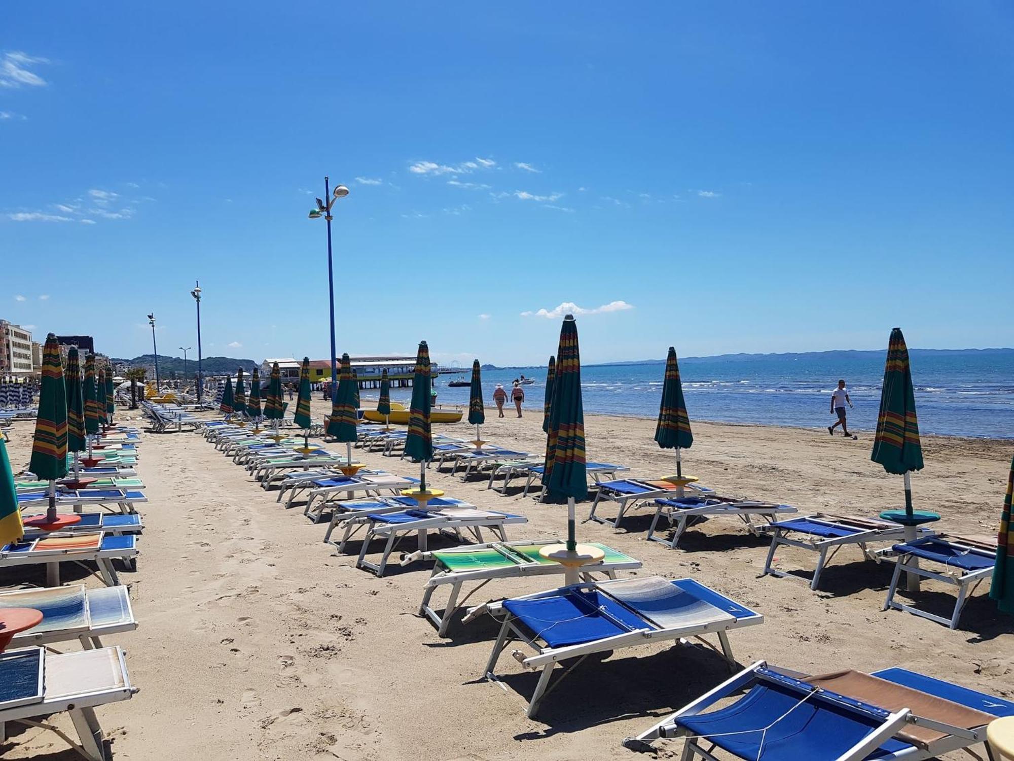 Sea View Apartments In Дуррес Экстерьер фото